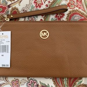 Michael Kors Large Pebbled Leather Zipper Wristlet/Clutch NWT